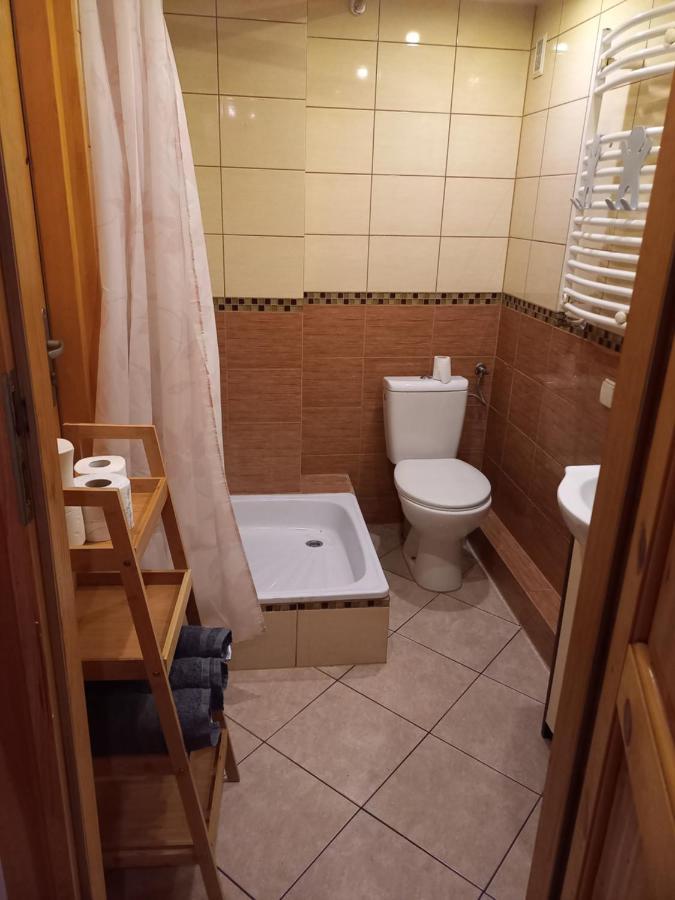 Pokoj 4 Osobowy W Centrum Gdanska Z Aneksem Kuchennym Rooms To Let Kültér fotó